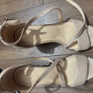 Clarks Cushion Plus Metallic Strappy Block Heels size 7